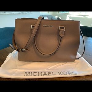 Michael Kors Savannah Large, grey brown